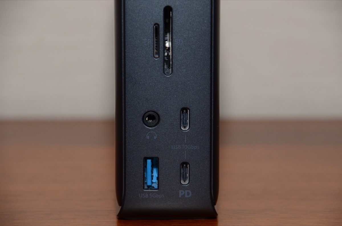 Anker PowerExpand 13-in-1 USB-C Dock 正面マクロ・3年経年でポート無摩耗