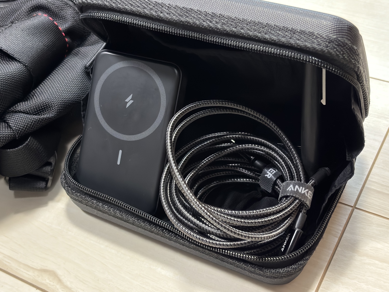 H-MOBILE CASEと小物の組み合わせ実例