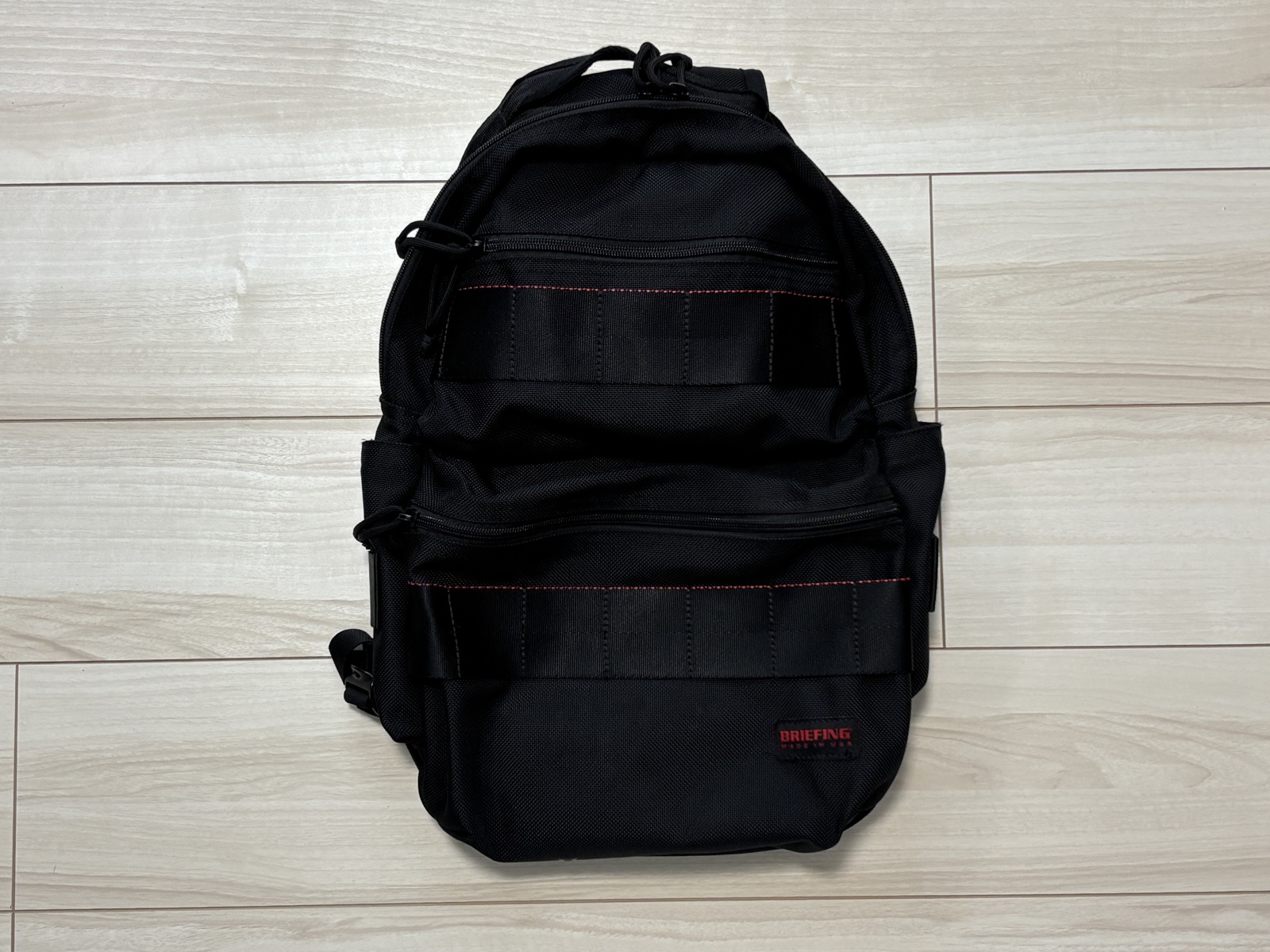 BRIEFING ATTACK PACK 正面（メインバッグ哲学）