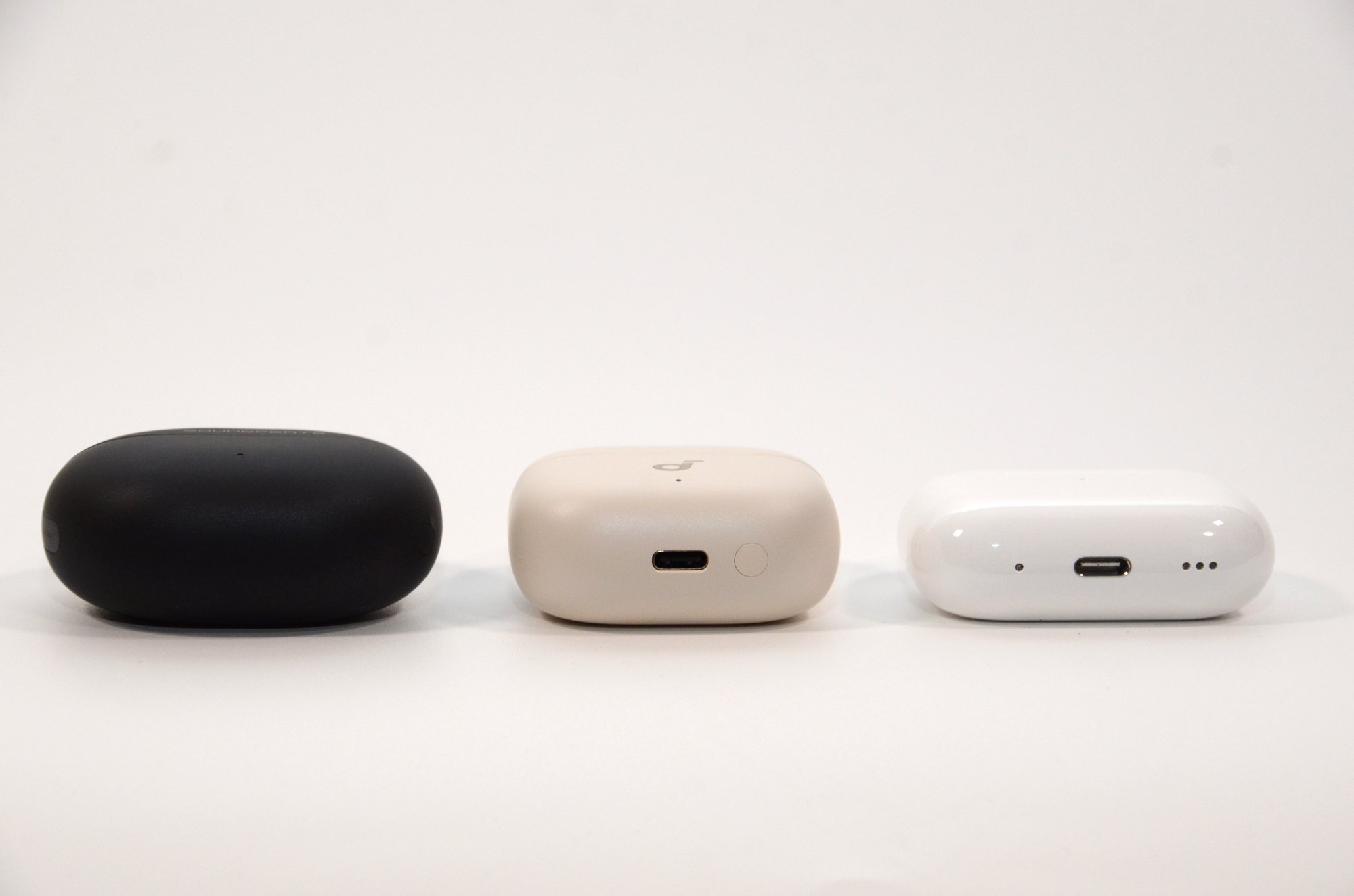 Soundcore P42i とAirPods Pro 2・UU2のサイズ比較