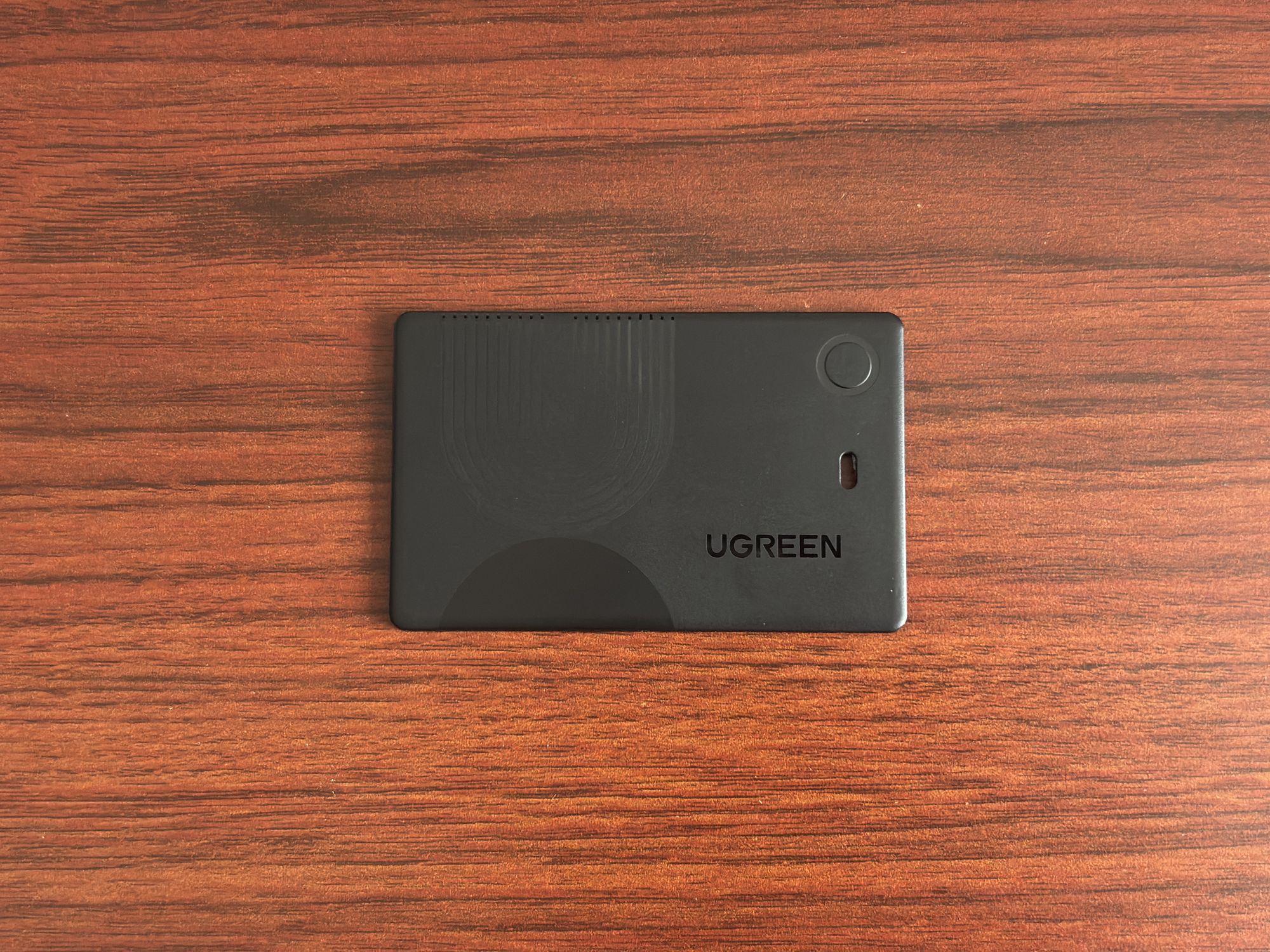 UGREEN FineTrack Slim（Finder Slim 2）本体の表面