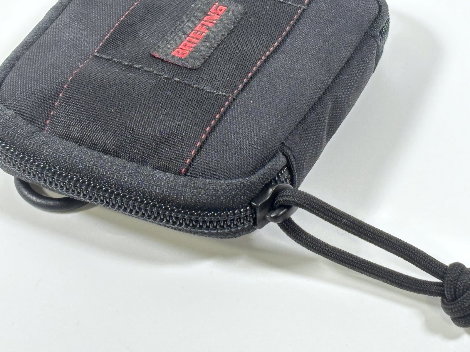 1年使ったROUND ZIP WALLET MWのジップと角